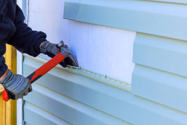 Reliable Emergency Siding Repair contractor in Urbana, IL by Squared Siding