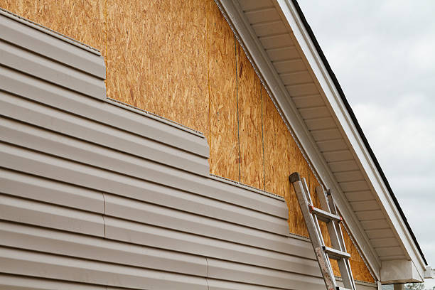 24/7 Emergency Emergency Siding Repair experts in Urbana, IL